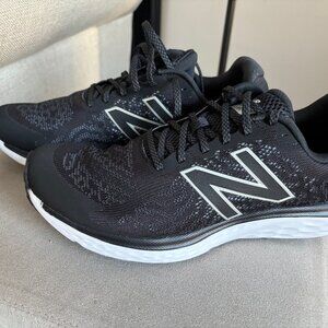 NIB New Balance Men's Fresh Foam 680 V7 - Size 11